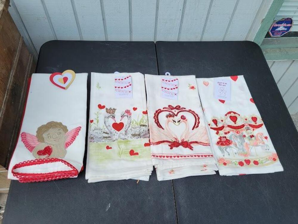 Valentine Tea Towels Set 4Pc White Cotton Hearts Embroidered Kitchen Decor
